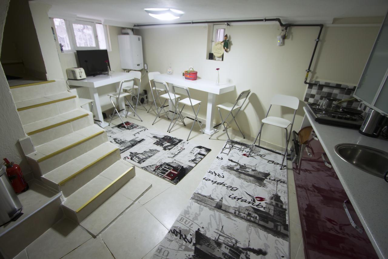Отель Istanbul Erasmus House Экстерьер фото